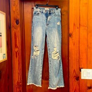 Size 7 loose fit jeans. Good condition